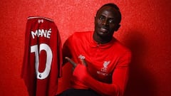 Man&eacute; ha renovado hasta 2023 con el Liverpool.