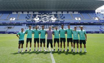 Jugadores del Malaga en La Rosaleda.