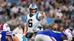 CHARLOTTE, NORTH CAROLINA - AUGUST 26: Baker Mayfield #6 of the Carolina Panthers looks over the Buffalo Bills defense during the first quarter of a preseason game at Bank of America Stadium on August 26, 2022 in Charlotte, North Carolina.   Grant Halverson/Getty Images/AFP
== FOR NEWSPAPERS, INTERNET, TELCOS & TELEVISION USE ONLY ==