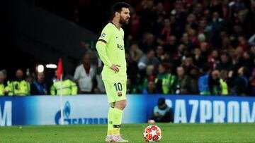 Leo Messi se lamenta tras el 4-0 del Liverpool en el encuentro de vuelta de semifinales de Champions League.