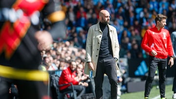 Claudio Giráldez, técnico del Celta, durante el partido del conjunto vigués contra el Rayo Vallecano en Balaídos.