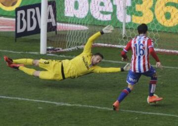 Carlos Castro marca el 2-1.