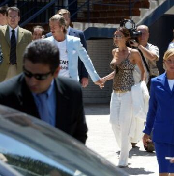 Victoria Beckham, acompaño a su esposo David Beckham en el día de su presentación como jugador del Real Madrid en 2003