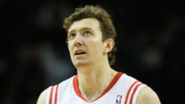 Los Rockets liberan 14 'kilos' esperando a LeBron James