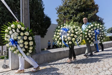 El Oporto envió numerosas coronas de flores.