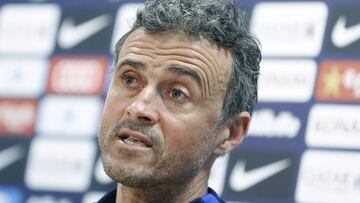 GRA323. SANT JOAN DESPÍ (BARCELONA), 10/02/2017.- El entrenador del Barcelona, Luis Enrique Martínez, durante la rueda de prensa que ha ofrecido antes del entrenamiento que el equipo azulgrana realiza esta tarde en la ciudad deportiva Joan Gamper, para preparar el partido de Liga que mañana disputará ante el Alavés. EFE/Andreu Dalmau