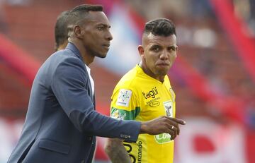 Luis Amaranto Perea debutó en la fecha 9 como entrenador de Leones, equipo que está cerca de descender a la segunda categoria.