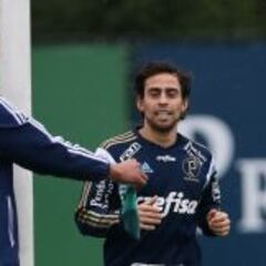 Jorge Valdivia es tentado de China con una millonaria oferta