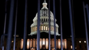 Tras no llegar a un acuerdo presupuestario, el gobierno de Estados Unidos cierra. Conoce qué pasará con la paga de los trabajadores gubernamentales.
