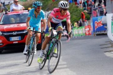 Esteban Chaves y Michele Scarponi.