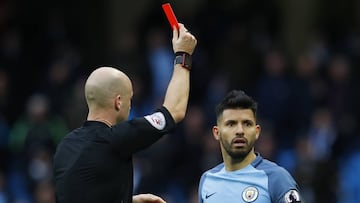 A Agüero le sale cara su brutal entrada a David Luiz: 4 partidos