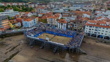 Imagen de una edición del Torneo BDO Tenis Playa Luanco