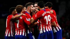 Los jugadores del Atl&eacute;tico de Madrid celebran uno de los goles ante la Real Sociedad.