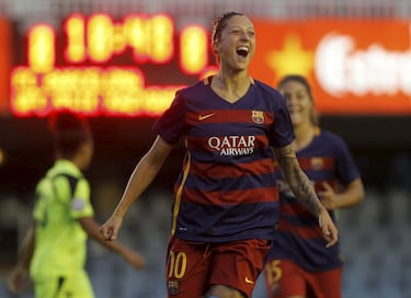 No podemos dejar fuera de esta lista a la española Jenni Hermoso. La delantera fue pichichi de la Primera Iberdrola, con 28 dianas, en la pasada temporada, en la que ganó la Liga con el Atlético. Tras sumar su cuarta Liga (la había ganado antes con el Rayo y el Barça) y su tercer pichichi, la atacante madrileña fue uno de los pilares, con tres goles, de España en el Mundial de Francia, en el que la Roja hizo historia al alcanzar los octavos de final por primera vez. Pero, su gran año no queda ahí. Jenni fichó el pasado verano por el Barça, tras finalizar su contrato como rojiblanca. Como azulgrana tampoco ha dejado de marcar goles, con un registro espectacular en lo que va de temporada: 15 goles en la Primera Iberdrola y 3 en Champions. Unas cifras que la mantienen como segunda máxima goleadora del continente europeo. 
