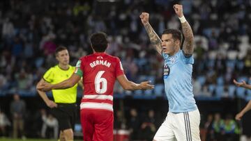 Santi Mina celebra el penalti provocado contra el Granada.