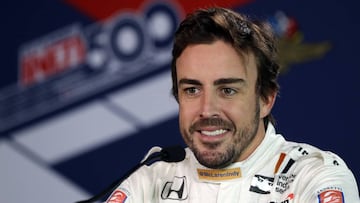 Alonso en la rueda de prensa de Indy 500.