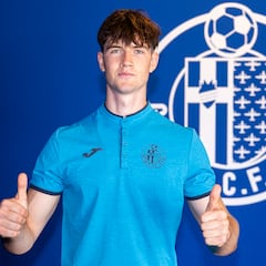 Surkov, el futuro llega de Rusia