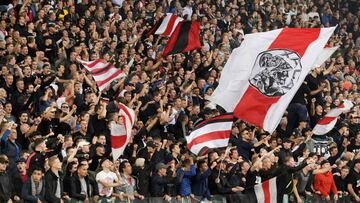 Los hinchas del Ajax suman ya 135.000 euros en sanciones.