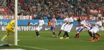 Raúl Jimenez marcó el 4-0.