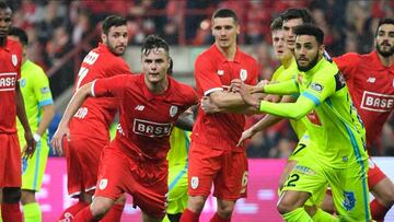 El portero mexicano jugó todo el partido en la victoria 1-0 del Standard ante el Gent.