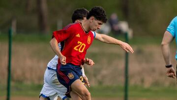 Rayane Belaid con la Selección Sub-19.