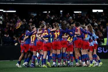 Las jugadoras del Barcelona celebran la victoria.