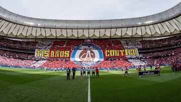 Mosaico de la afici&oacute;n del Atl&eacute;tico de Madrid durante el partido contra el Levante.