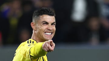 Es turno para ver de vuelta a Cristiano Ronaldo en las canchas con Al Nassr tras su parón por temas de gestión con los que no estuvo conforme. El portugués retoma el camino hacia los mil goles. REUTERS/Hamad I Mohammed