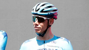El ciclista español David de la Cruz posa antes de la salida de la novena etapa del Giro de Italia entre Isernia y la subida al Blockhaus.