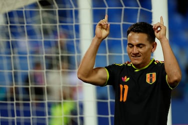 Empate épico en el debut de Molina