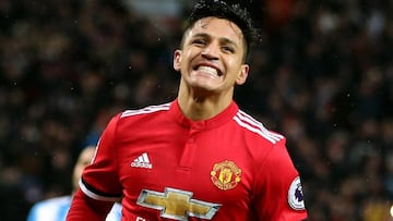 Alexis Sánchez se lamenta tras una juagada.