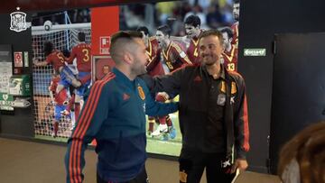 El reencuentro con más morbo: el saludo entre Jordi Alba y Luis Enrique