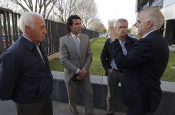 Pedro Pablo San Martín charla con Bizcocho, Diego y Pablo Blanco.