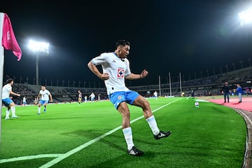 Angel Sepulveda celebrates his goal 0-1 of Cruz Azul during the 14th round match between Pumas UNAM and Cruz Azul as part of the Liga BBVA MX, Torneo Apertura 2024 at Olimpico Universitario Stadium on October 26, 2024 in Mexico City, Mexico.