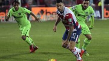 El centrocampista del Granada del Edgar Méndez.