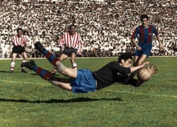 Ramallets Mítico portero del Barcelona durante 15 años, jugó también en el Europa, San Fernando, Real Valladolid y Mallorca. Ramallets se consagró definitivamente en el mundial de fútbol de 1950 que se celebró en Brasil. Consiguió el Trofeo Zamora en las dos primeras ediciones (1958-59 y 1959-60) con una media de menos de un gol encajado por partido.