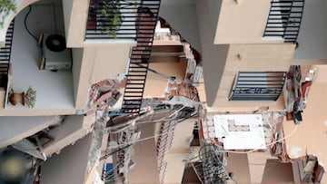 GRAFCVA7846. PE&Ntilde;&Iacute;SCOLA (CASTELL&Oacute;N), 26/08/2021.- El edificio de tres plantas que se ha derrumbado en una urbanizaci&oacute;n de Pe&ntilde;&iacute;scola (Castell&oacute;n) y ha dejado por el momento una persona fallecida, una herida y 