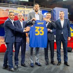 Mirotic, presentado con el Barça: "Quiero marcar una época aquí"