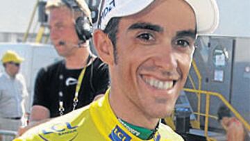 <b>FELIZ. </b>Contador lució ayer el maillot amarillo. Su alegría no la empañó los tres segundos perdidos.