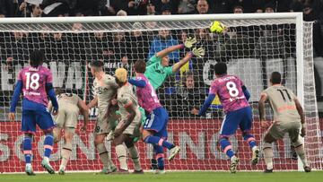 TURIN, ITALY - JANUARY 07: Marco Silvestri of Udinese Calcio saves header from Daniele Rugani of Juventus to deny the defender the opening goal in the Serie A match between Juventus and Udinese Calcio at Allianz Stadium on January 07, 2023 in Turin, Italy. (Photo by Jonathan Moscrop/Getty Images)