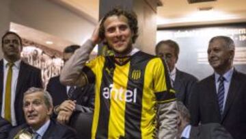 Forlán: "Irse al Oporto es un paso atrás para Iker Casillas"