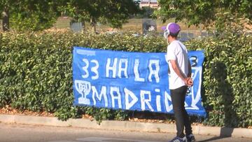 Hay ganas de fútbol: así recibió este aficionado a los jugadores del Madrid en Valdebebas