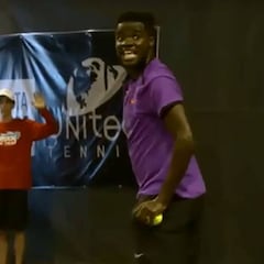 Los gemidos de una pareja teniendo sexo obligan a parar un partido de tenis en Florida