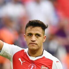 Alexis Sánchez deja su futuro en manos de su representante