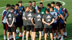 Luis Enrique takes his first session with 12-man backroom team