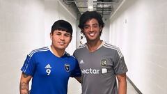 El atacante de San Jose Earthquakes aprovech&oacute; para saludar a Carlos Vela previo al encuentro