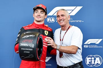 Alegría de Charles Leclerc tras conseguir la pole en Bakú.