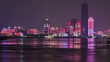 TOPSHOT - A picture taken on March 31, 2020 shows a general view of the Yangtze River and buildings in the city in Wuhan, in China&#039;s central Hubei province. - Wuhan, the central Chinese city where the novel coronavirus (Covid-19) first emerged last y