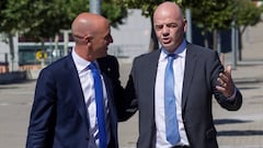 Infantino, con Rubiales.