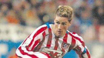 <b>DIRECTO A PORTERÍA. </b>Torres se va derecho a la portería del rival.